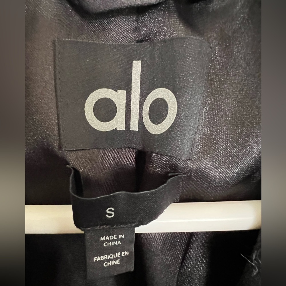 Alo Yoga Formation Black Trench Coat Size Small. - Picture 4 of 8